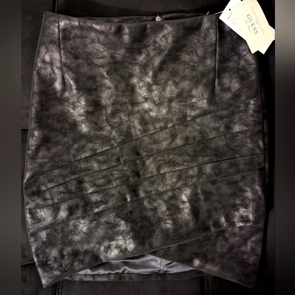 Guess Mini Skirt - Picture 1 of 7